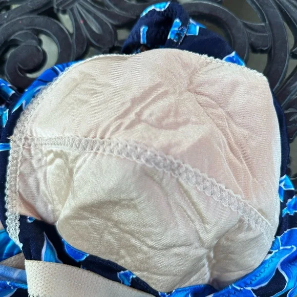 Ladies Swimsuit with Skirt - Picture 12 of 14